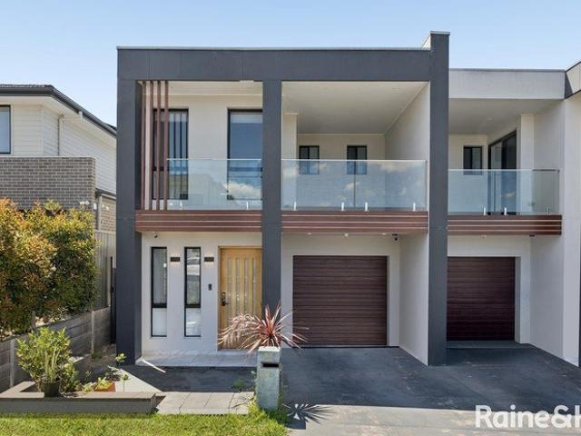 Spacious 5 Bedroom Family Home in a Convenient Riverstone Location