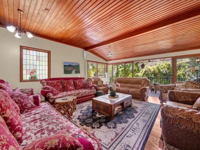Spacious 5 bedroom Family home in a quiet location