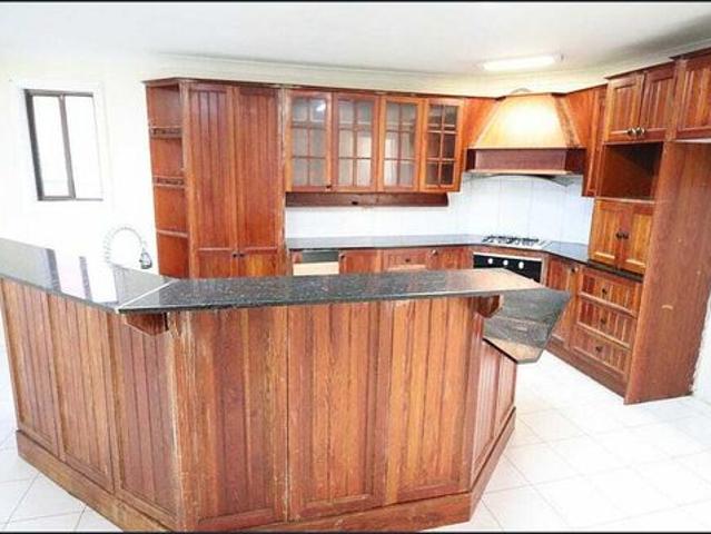 Spacious 5 Bedroom Family Home in Lakemba