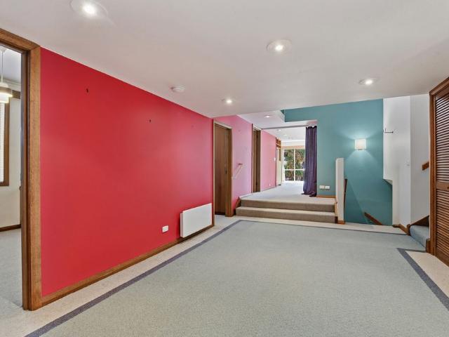 Spacious 5 Bedroom Family Home in Sandy Bay