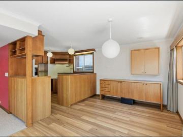 Spacious 5 Bedroom Family Home in Sandy Bay