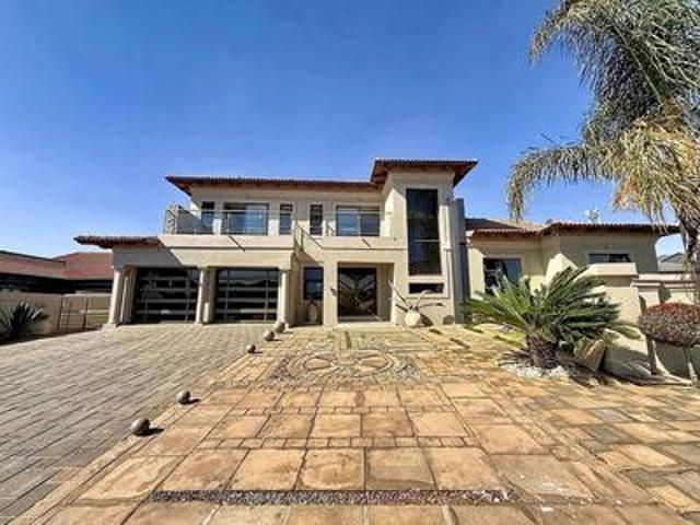spacious 5 bedroom family home in se.