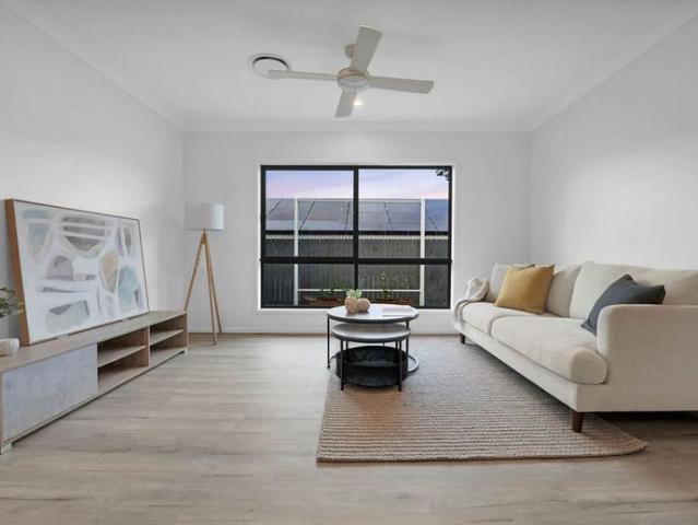 Spacious 5 Bedroom Family Home in Spring Mountain