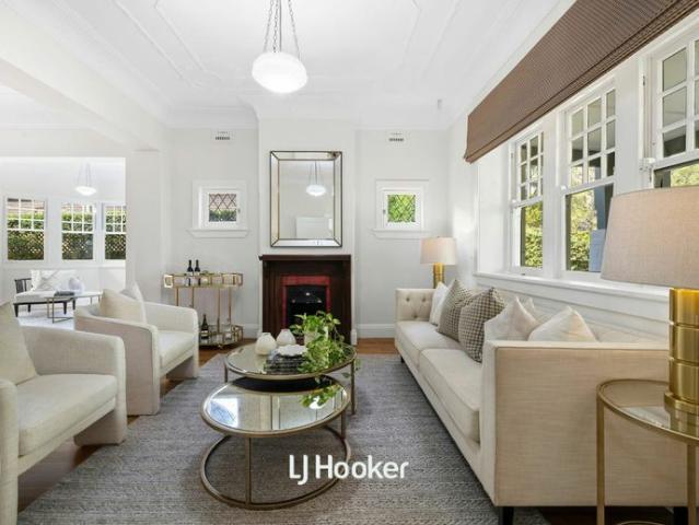 Spacious 5 Bedroom Family Home in Prime Gordon Location