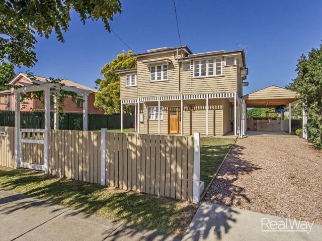 Spacious 5 Bedroom Family Home on a Large Fully Fenced Block