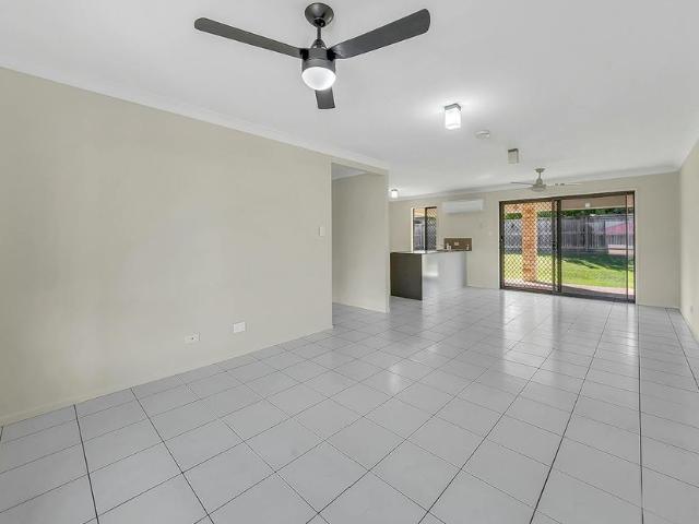 Spacious 5 Bedroom Family Home on Huge 1000m² Corner Block in Yamanto!