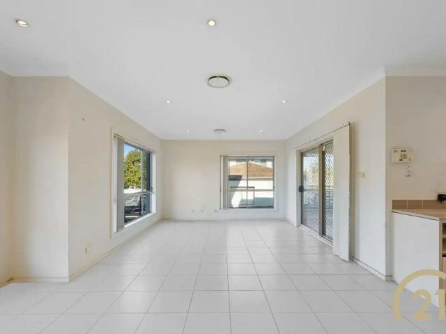 Spacious 5 Bedroom Family Home, Located in West Hoxton!