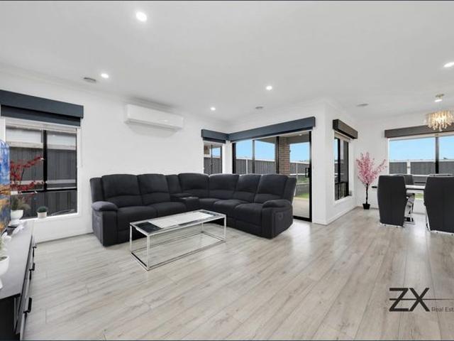 Spacious 5 Bedroom Family Home with Two Living Areas