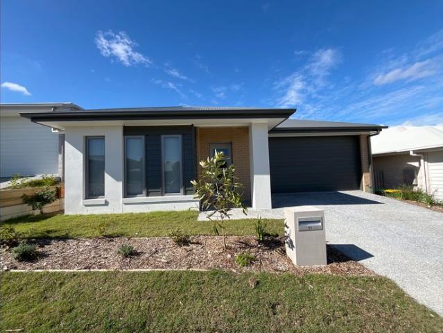 Spacious 5 Bedroom Family Home with Covered Alfresco!