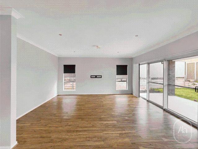 Spacious 5 Bedroom Family Home with Double Garage in Prime Kuraby Location