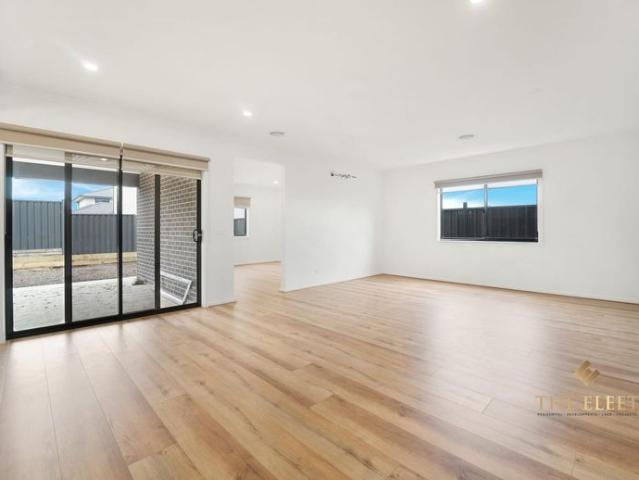 Spacious 5 Bedroom Family Home with Dual Master Suites & Premium Inclusions