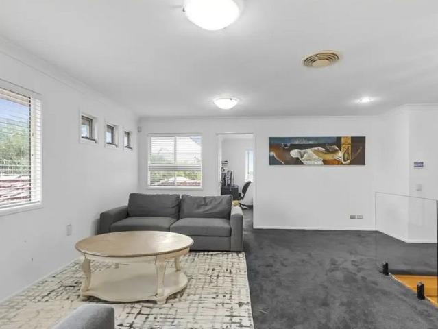 Spacious 5 Bedroom Family Home with Pool & Media Room
