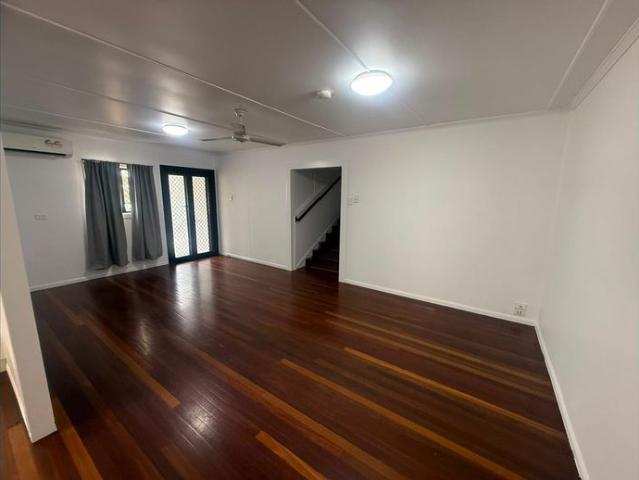 Spacious 5 Bedroom Family Home with Pool in Bundaberg North