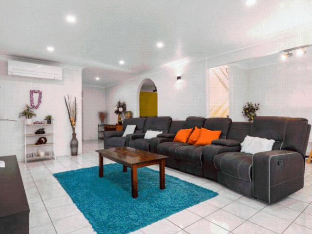 Spacious 5 Bedroom Family Home with Pool & Solar