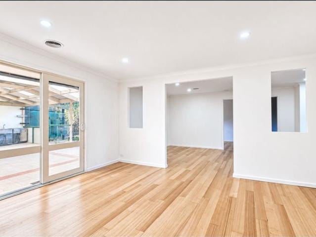 Spacious 5 Bedroom Family Home with Self Contained Granny Flat