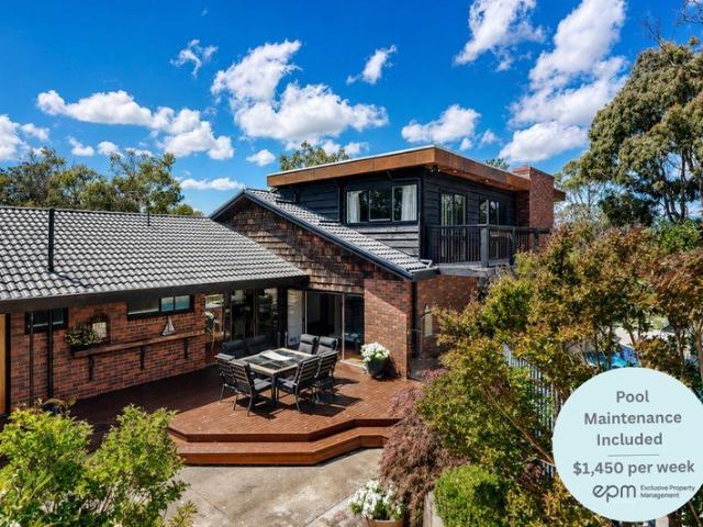 Spacious 5 Bedroom Family Sanctuary with Pool & Expansive Gardens