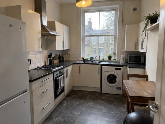 Spacious 5 bedroom Flat moments from Angel Station