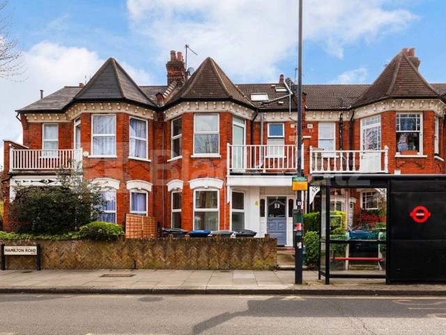 Spacious 5 bedroom furnished house with large garden – available end of July – Hamilton Road, NW10.This well maintained and fully furnished five bedroom house is perfect for a group of sharers looking for both comfort and space