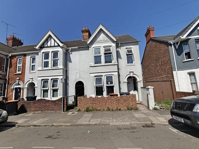 Spacious 5 Bedroom House | HMO Compliant 5 bed semi detached house to rent £2,750 pcm £635 pw