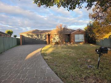Spacious 5 Bedroom Home