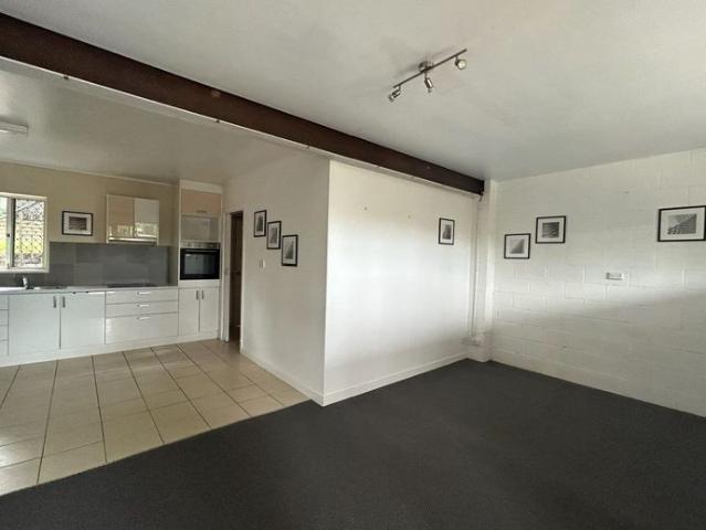 SPACIOUS 5 BEDROOM HOME WITH DUAL LIVING FOR RENT IN KIN KORA!