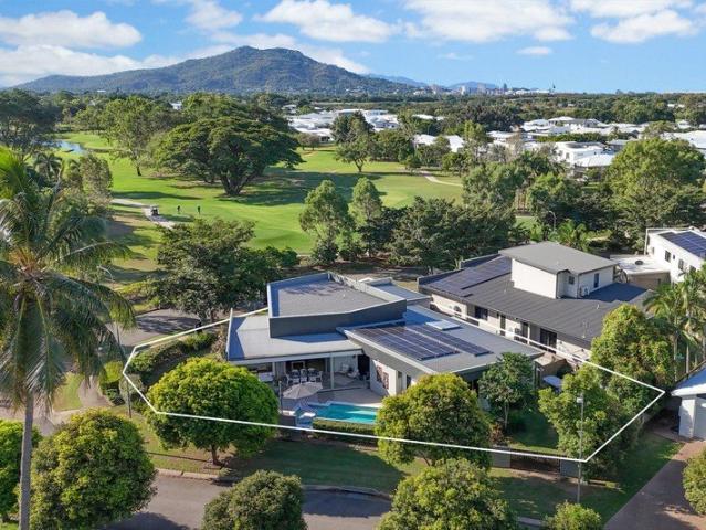 Spacious 5 Bedroom Home with Pool in the Fairways Estate