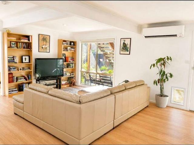 Spacious 5 Bedroom Home with Stunning Jan Juc Beach Views