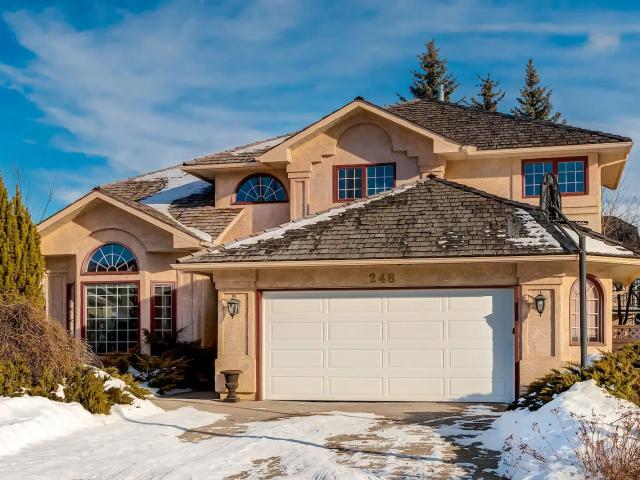Spacious 5 Bedroom Home with 4000 s/f of Living Space