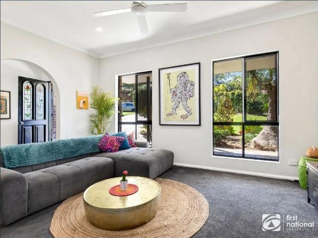 Spacious 5 bedroom home backing onto nature reserve