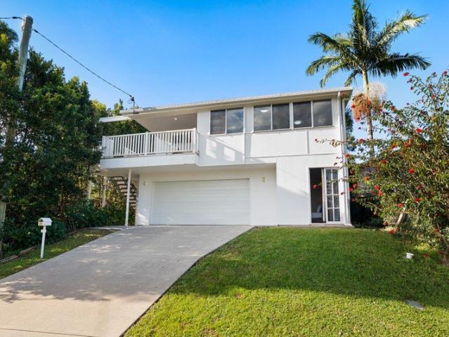Spacious 5 Bedroom Home in the Heart of Nambour!
