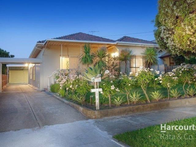 Spacious 5 Bedroom Home in Reservoir