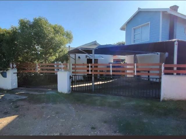 Spacious 5 Bedroom Home in Sought After Bayview, Hartenbos