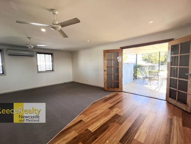 Spacious 5 bedroom property in prime location!