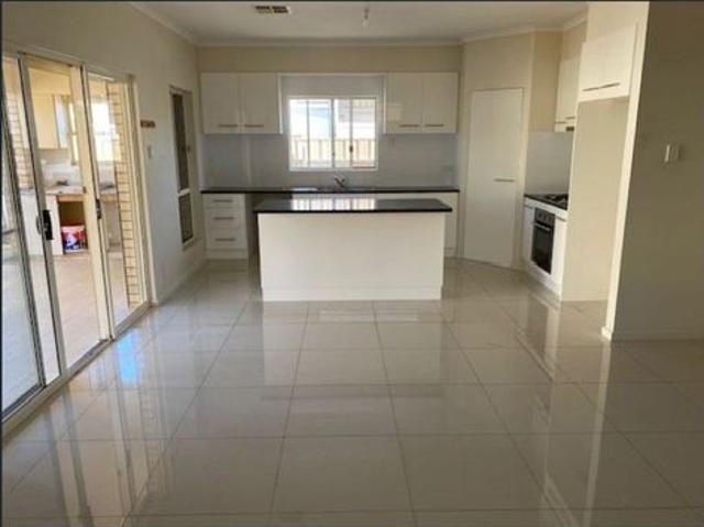 Spacious 5 Bedroom Rental in Prime Kilburn Location