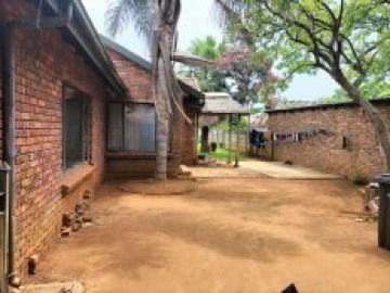 Spacious 5 bedrooms home for a family move in and stay, place to call home