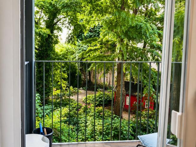 Spacious 5 room apartment near Rosenthaler Platz, Berlin Amsterdam Apartments for Rent
