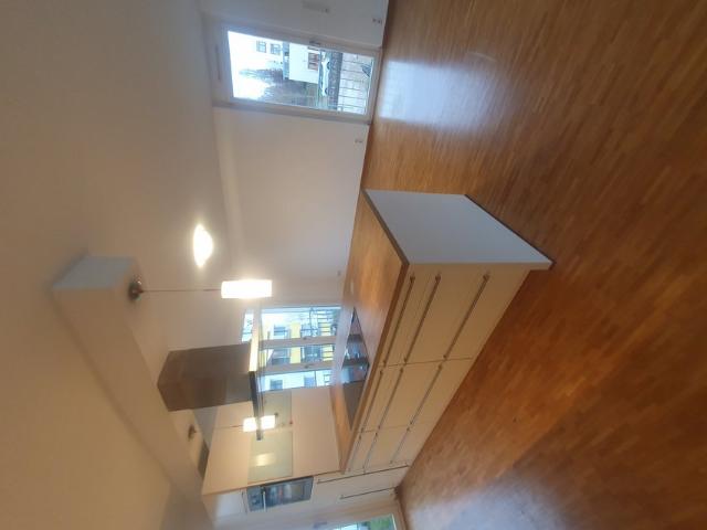 Spacious 5 Room Apartment with Fiber Internet, 58 sqm Terrace, Elevator & Garage, Ostfildern St.