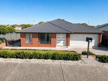 Expansive 5BR Family Home on 871m² | North Facing Backyard | Premium Spotted Gum Flooring