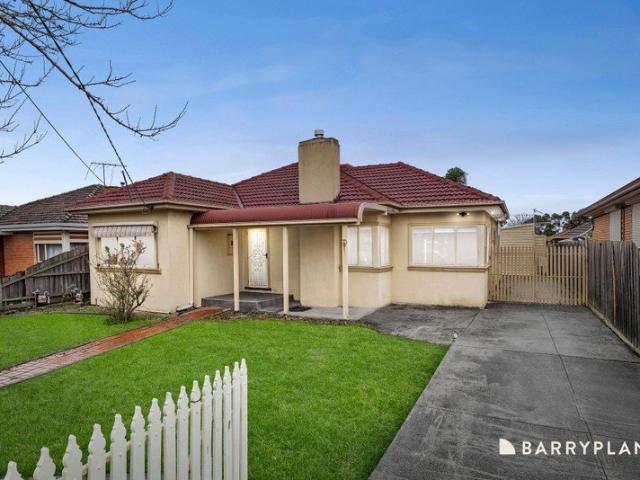 Spacious 697sqm Home with Flexible Multi Generational Living
