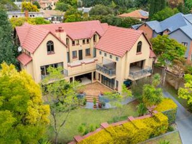 spacious 6 bedroom character family.
