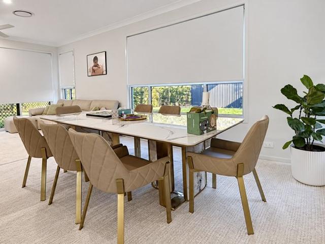 Spacious 6 Bedroom Family Home with Double Garage in Pallara
