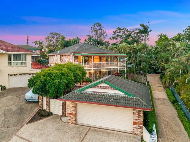 Spacious 6 Bedroom Family Home with Multiple Living Areas in a Prime Eight Mile Plains Location