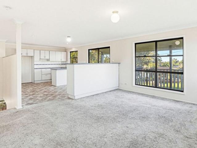 4 BEDROOM FAMILY HOME WITH INGROUND POOL