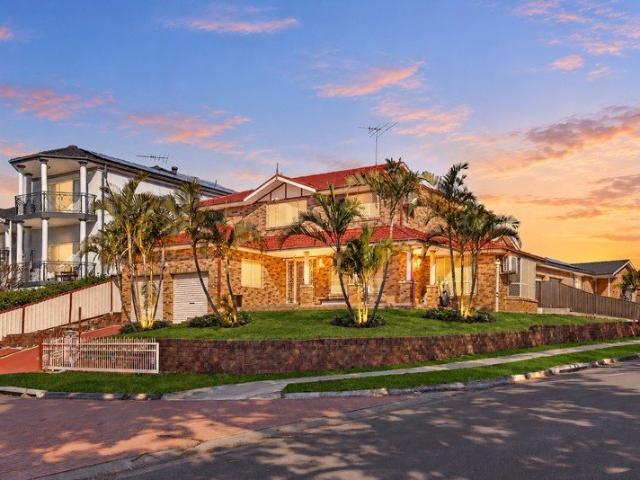SPACIOUS 6 BEDROOM HOME!