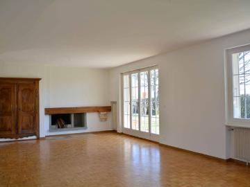 Spacious 6.5 room villa close to all amenities