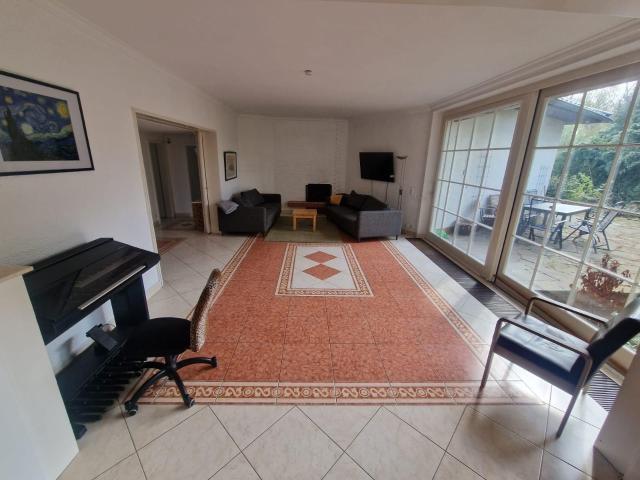 Spacious 6BR House for Teams • 11 Guests • Garden • 20 min Cologne Trade Fair