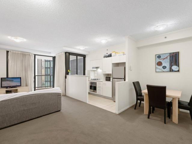 Spacious 70sqm One Bedroom in Brisbane's Premier CBD Precinct