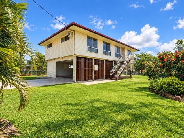 Spacious 7 Bed Family Home on 835m²