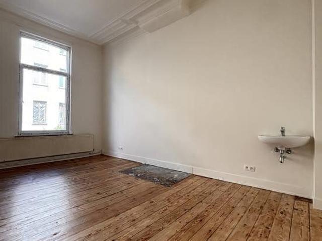 Spacious 7 bedroom co living house