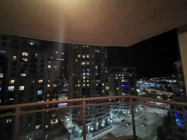 Spacious 800 Sq Ft Fully Furnished DT West Condo 1 Bed + Heated Parking + Gym